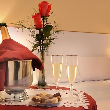 Hotel Salerno Вилья-Карлос-Пас Экстерьер фото